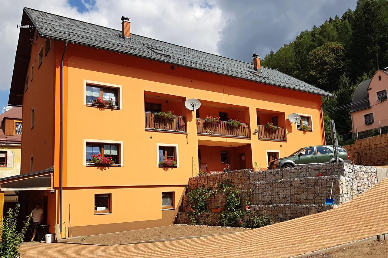 Apartments Kalyn Svoboda nad Úpou Екстериор снимка